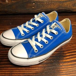 NWOT CONVERSE ALL STAR LOW TOPS